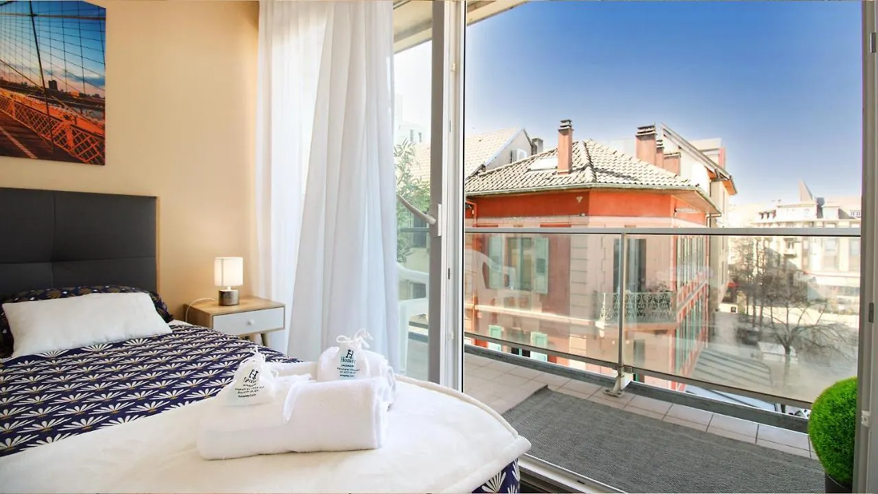 Appartement HOMEY CITY - NEW -Balcon privé - Vue hôtel de ville - Netflix et Wifi inclus - Proche de Genève Annemasse